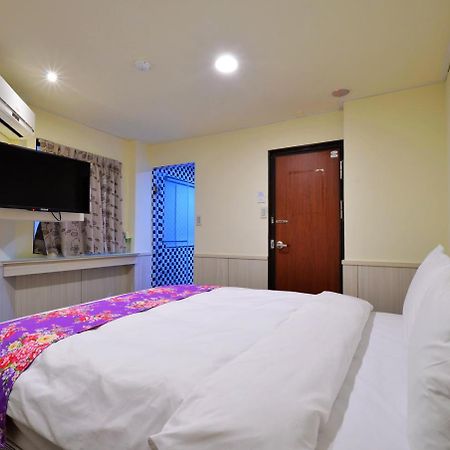 Galaxy Mini Inn Тайбэй Экстерьер фото