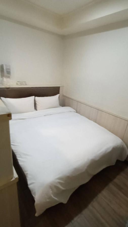 Galaxy Mini Inn Тайбэй Экстерьер фото