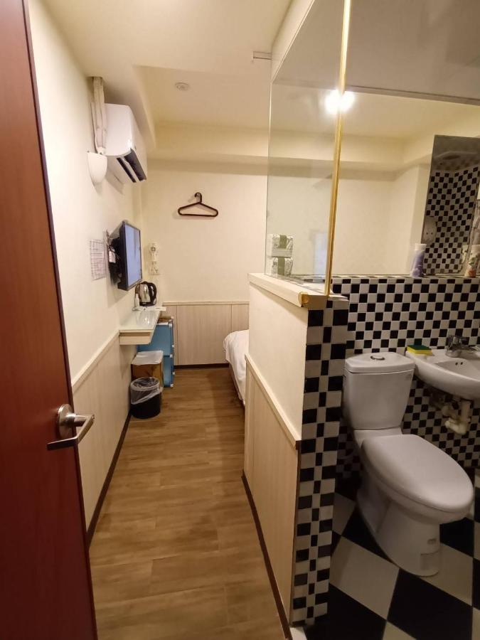 Galaxy Mini Inn Тайбэй Экстерьер фото
