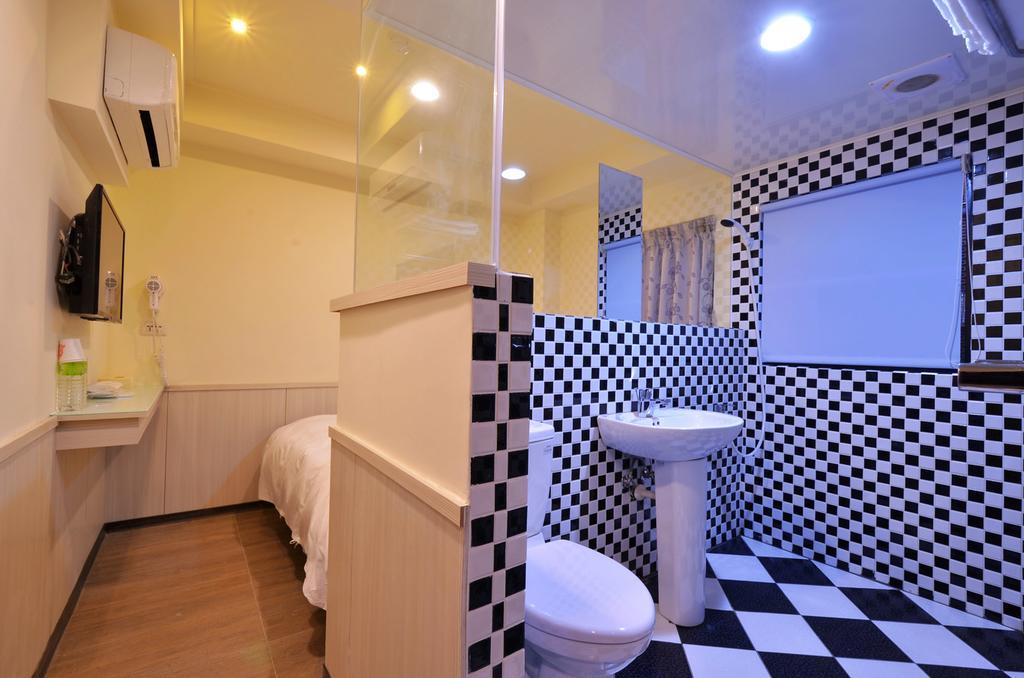 Galaxy Mini Inn Тайбэй Экстерьер фото