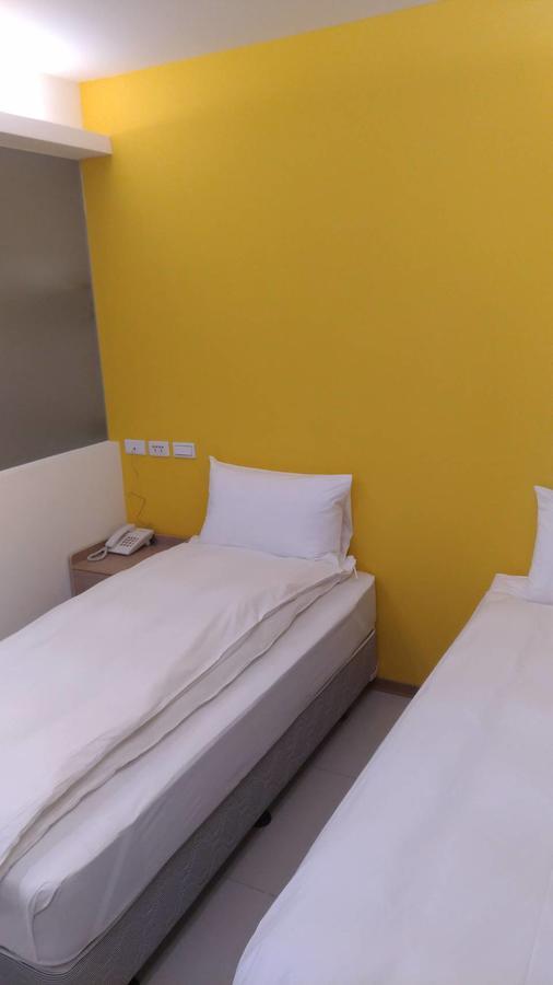 Galaxy Mini Inn Тайбэй Экстерьер фото