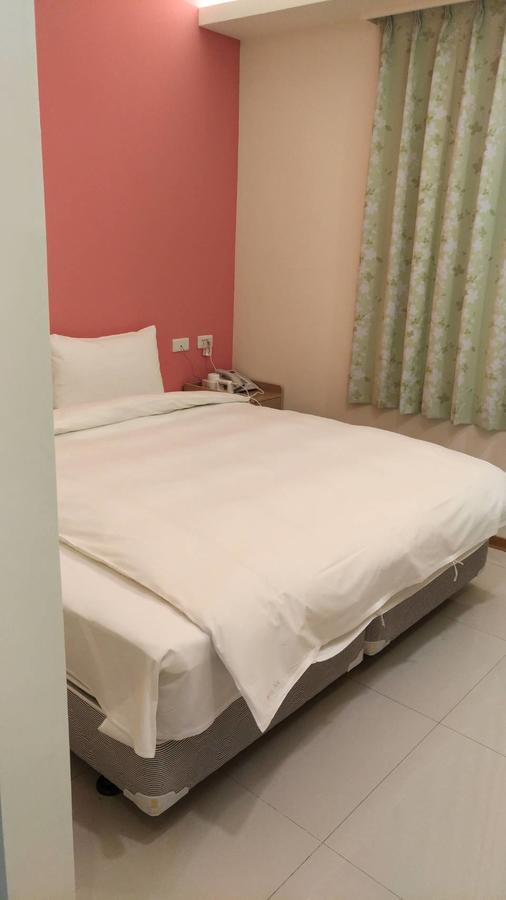 Galaxy Mini Inn Тайбэй Экстерьер фото
