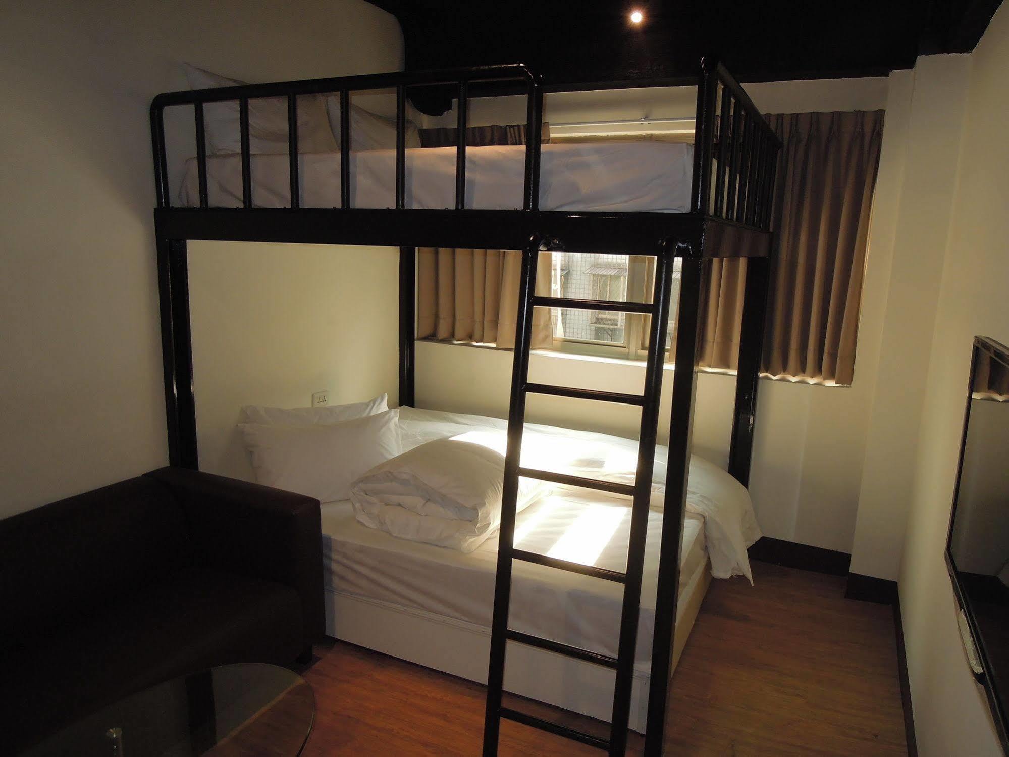 Galaxy Mini Inn Тайбэй Экстерьер фото