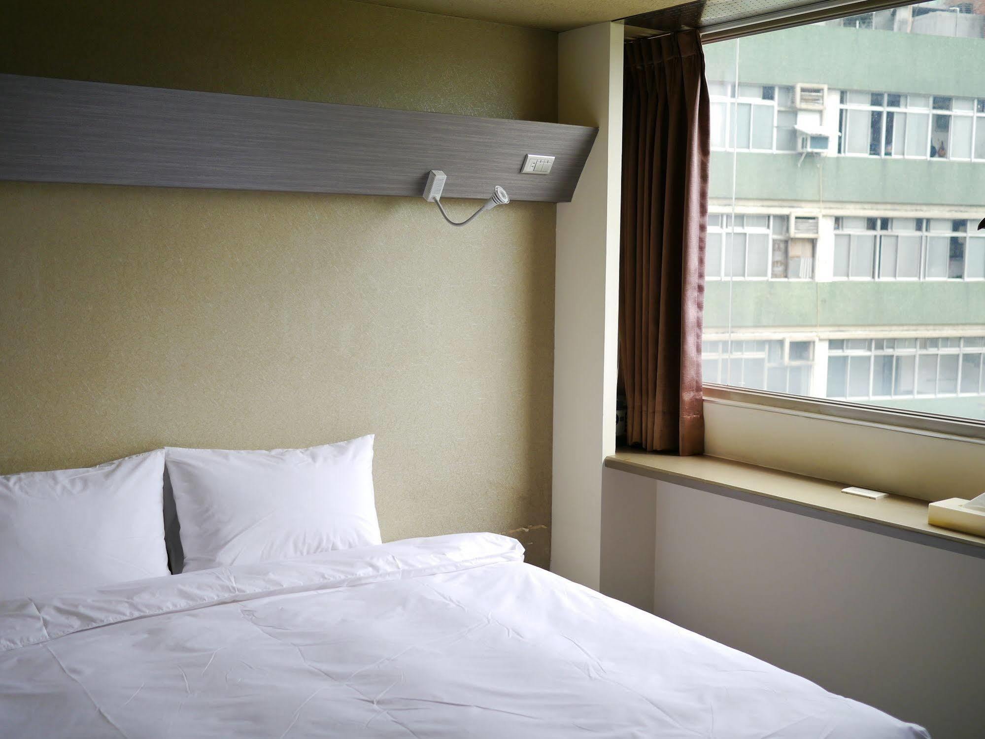 Galaxy Mini Inn Тайбэй Экстерьер фото
