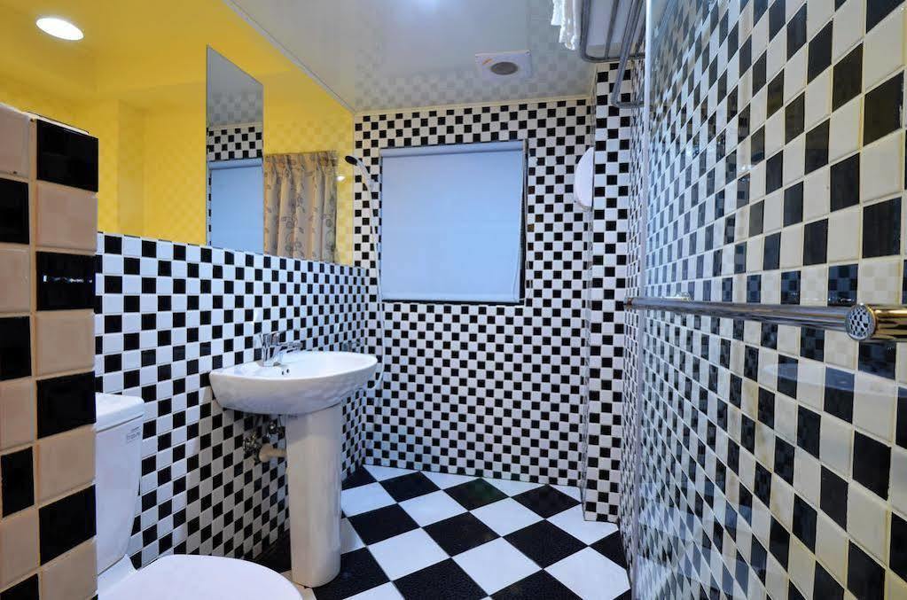 Galaxy Mini Inn Тайбэй Экстерьер фото