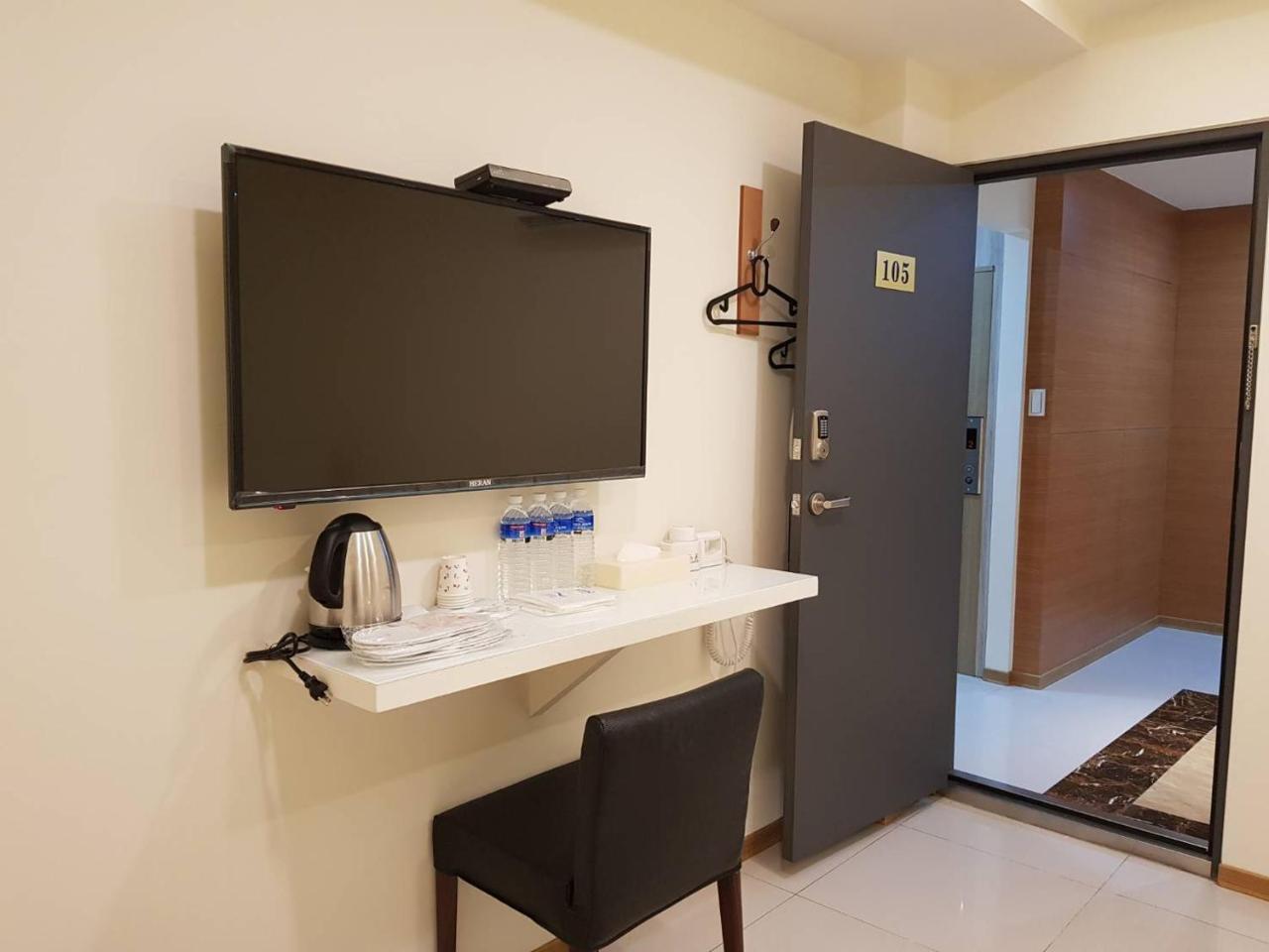 Galaxy Mini Inn Тайбэй Экстерьер фото