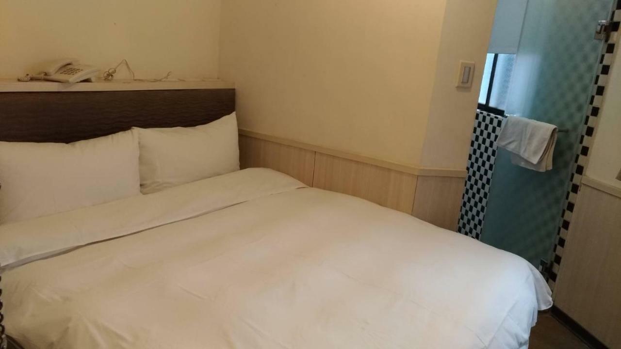 Galaxy Mini Inn Тайбэй Экстерьер фото